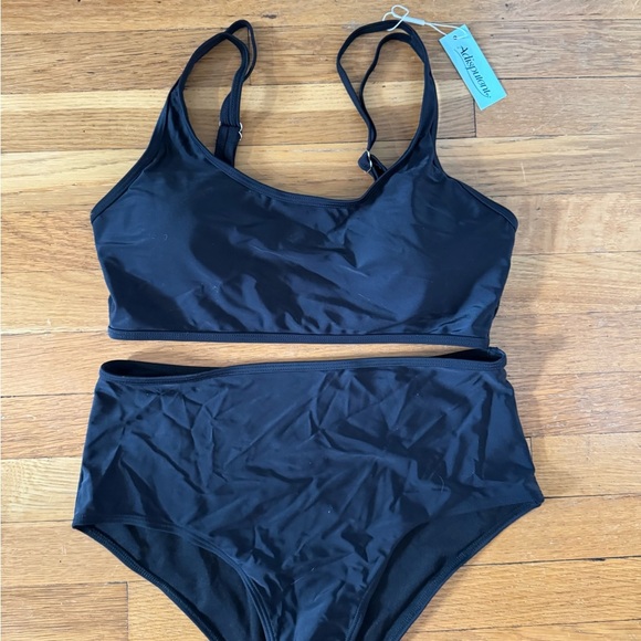 Amazon Black Bikini Swimwear Classic Design - Picture 2 of 3